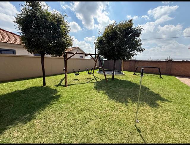 3 BEDROOM HOUSE FOR SALE IN VANDERBIJLPARK SE 8